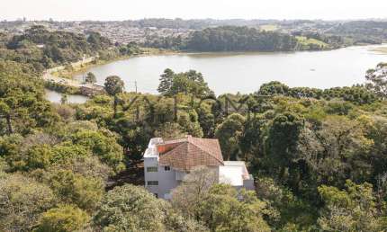 Casa charmosa abraçada pela natureza no Parque Passaúna - 5 Dormitórios - 454 m²