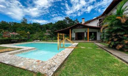 Casa com 5 suítes à 20 minutos do centro de Teresópolis/RJ