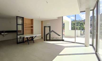 Cobertura Linear com 250 m², 3 Dormts.(2 suítes) + 3 vagas e lazer completo no Coração da Cidade - Agriões.
