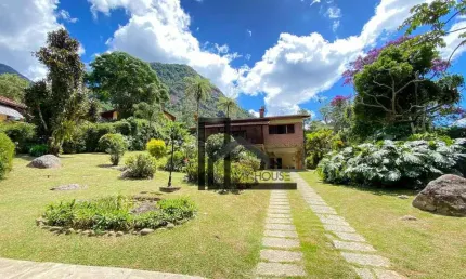 Casa com terreno de 1.800 m², 5 dormitórios e área de lazer privativo - 5 minutos da Feirinha do Alto