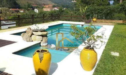 Casa linear com 3 dormitórios 2 suítes à venda, 284 m² Com lazer privaivo - Albuquerque - Teresópolis/RJ