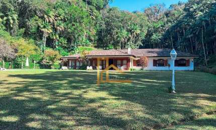 Casa linear com 4 dormitórios sendo 1 suíte, casa de caseiro, casa de hospedes e lazer privativo à venda, 412m² Soberbo.