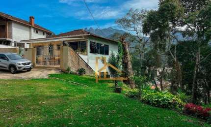 Oportunidade de casa fora de cond. com 4 quartos sendo 2 suítes 206m² a 5min da feirinha do Alto.