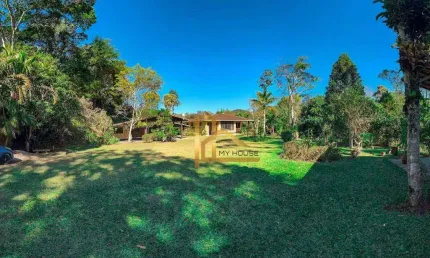 Casa linear com terreno plano de 3.360 m²  - À 25 minutos do centro de Teresópolis