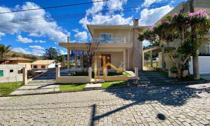 Casa com 6 suítes em Vargem Grande - Teresópolis-RJ