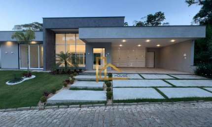 Casa Linear com 4 Suítes e Lazer Privativo em Condomínio Exclusivo