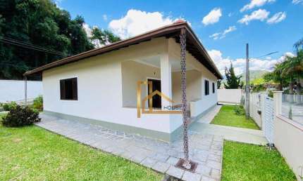 Casa linear com 3 dormitórios sendo 2 suítes à venda, 193 m² - Prata - Teresópolis/RJ