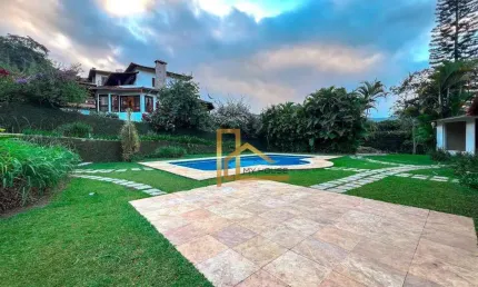 Refúgio de Luxo e Tranquilidade perto do centro de Teresópolis - 5 Dormitórios, Piscina Aquecida, Área Gourmet e Vista para as Montanhas