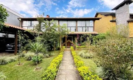 Casa com 4 dormitórios sendo 2 suítes à venda - 3 min da feirinha do Alto - Carlos Guinle - Teresópolis/RJ