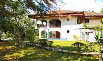 Casa com 5 suítes na melhor localização de Teresópolis