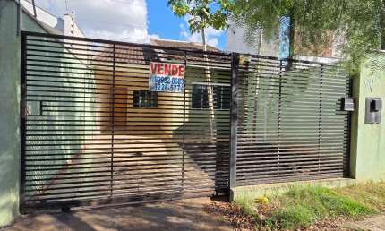 Casa c 3 quartos/suíte bairro Jardim Monte Rey troca por Apto.
