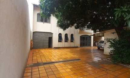 terreno c área 609m2 contendo duas casas bairro zona 02