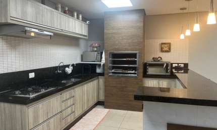 Casa c 03 quartos/ suíte todo mobiliada porteira fechada!!
