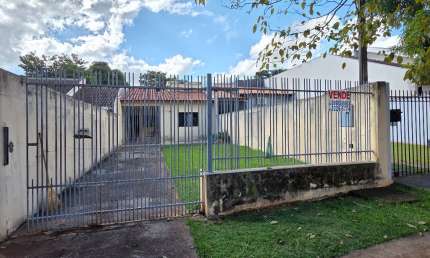Casa com 03 quartos c terreno inteiro - Jardim São Jorge em Maringá.