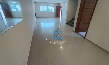 Sobrado com 3 dormitórios à venda, 340 m² por R$ 2.100.000,00 - Olímpico - São Caetano do Sul/SP