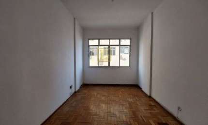Apartamento com dois dormitórios no centro do Rio de Janeiro