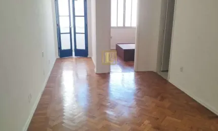 Apartamento de Sala e Quarto com área para vender em Centro Rio de Janeiro