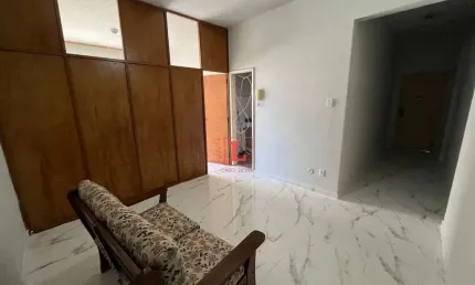 Apartamento tipo conjugado dividido no Centro do Rio de Janeiro