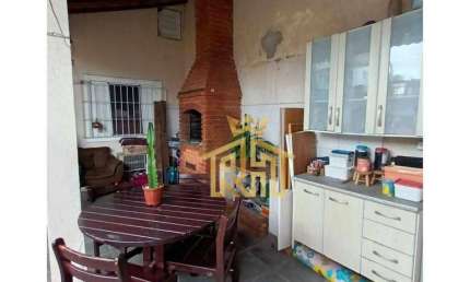 Casa de 3 quartos (com edícula)  no bairro de Guilhermina em Praia Grande - SP