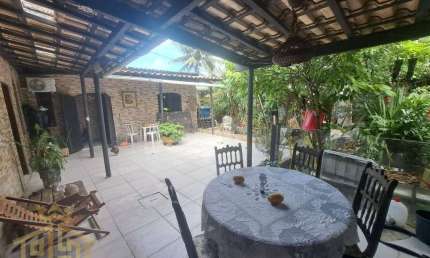 Casa à venda com 2 quartos (1 suíte), quintal amplo e árvores frutíferas – Oportunidade única!