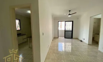 Apartamento de 2 quartos (01 suíte) no bairro de Guilhermina em Praia Grande - SP
