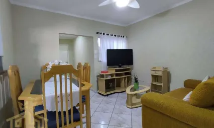 Apartamento de 2 quartos (1 suíte) no bairro de vila tupi - praia grande/sp