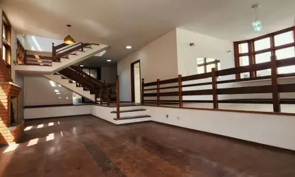 Casa para Venda em Santana de Parnaíba, Alphaville, 5 dormitórios, 2 suítes, 5 banheiros, 2 vagas