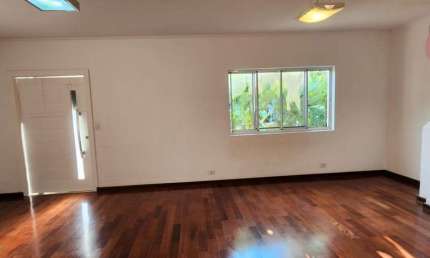 Casa para Locação em Santana de Parnaíba, Alphaville, 3 dormitórios, 1 suíte, 3 banheiros, 3 vagas