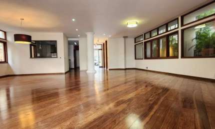 Casa para Locação em Santana de Parnaíba, Alphaville, 3 dormitórios, 3 suítes, 5 banheiros, 4 vagas