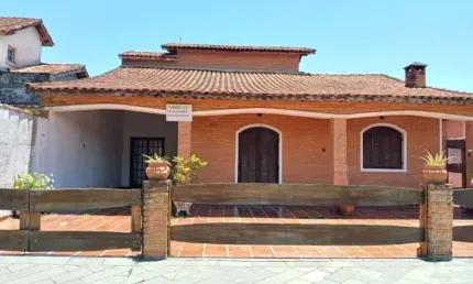Casa com 4 dormitórios à venda, 286 m² por R$ 392.200,00 - Jardim Regina - Itanhaém/SP