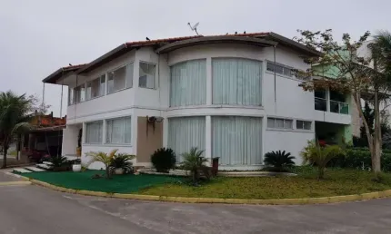Sobrado com 3 dormitórios à venda, 310 m² por R$ 2.200.000,00 - Vila São Paulo - Itanhaém/SP