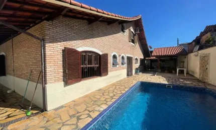 Casa com 4 quartos à venda em Itaguá, Ubatuba  por R$ 2.350.000