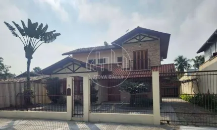 Casa com 4 quartos à venda em Itaguá, Ubatuba  por R$ 1.900.000