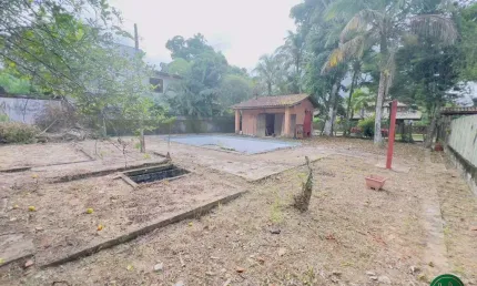Terreno à venda na Praia do Itamambuca, Ubatuba  por R$ 1.800.000