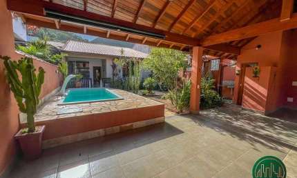 Casa com 3 quartos à venda em Toninhas, Ubatuba  por R$ 1.250.000