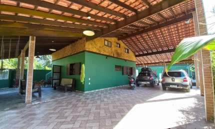 Casa com 4 quartos à venda na Praia do Estaleiro do Padre, Ubatuba  por R$ 1.600.000