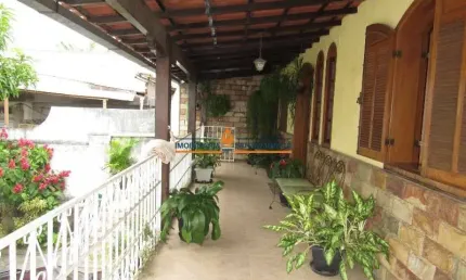 Casa com 5 quartos à venda em Cenáculo, Belo Horizonte  por R$ 800.000