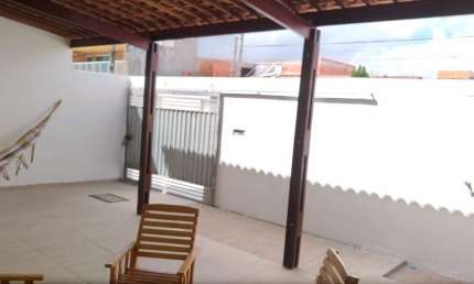 Vendo uma casa com 3 quartos no Recanto das Orquídeas