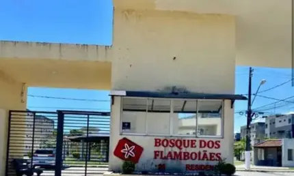 Vendo um apartamento no Bosque dos Flamboiães Benedito Bentes