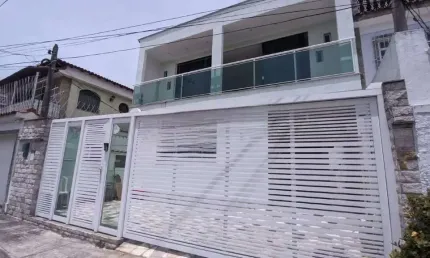 Casa Na Vila da Penha, 3 quartos com suíte, área gourmet e churrasqueira.