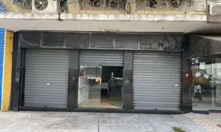 Loja comercial no melhor ponto de Bonsucesso. Ampla e banheiro privativo.