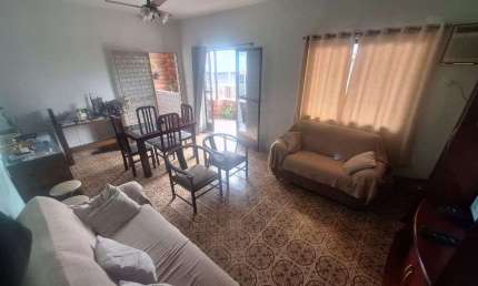 Casa com 110m, ampla, 5 quartos sendo 1 suíte. Terração com um dos quartos.