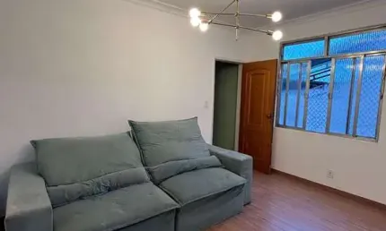 Amplo apartamento com 2 quartos, 80m a venda em Vista Alegre, Rua da Delegacia.