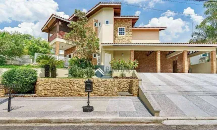 Casa de Luxo com 4 Dorms e Piscina no Condomínio Marambaia – Vinhedo/SP