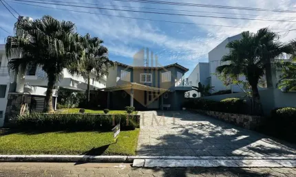 Casa em Condomínio para Temporada em Guarujá, Jardim Acapulco, 4 dormitórios, 2 suítes, 6 banheiros, 2 vagas