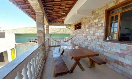 Casa 3 quartos com 13 vagas de garagem e armários planejados na região do São João Batista em Belo Horizonte
