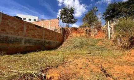 Lote 300 metros bairro Liberdade com escritura e registro
