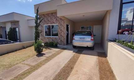Casa a venda com 2 quartos (1 suíte) no Condomínio Paraty - Indaiatuba
