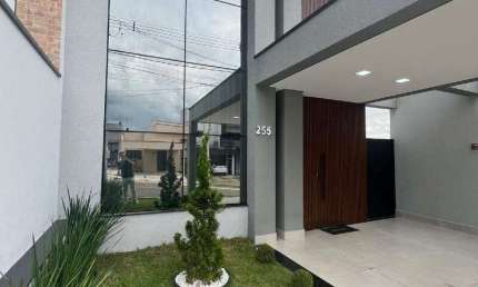 Sobrado Moderno e Aconchegante no Condomínio Vila Paraty