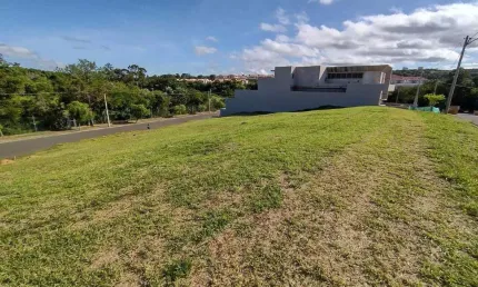 Lote de frente para mata no Condominio Jardim Laguna